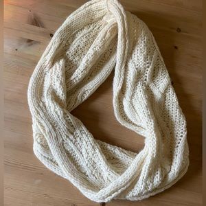 🧶Cozy Irish Wool Infinity Scarf 🧶